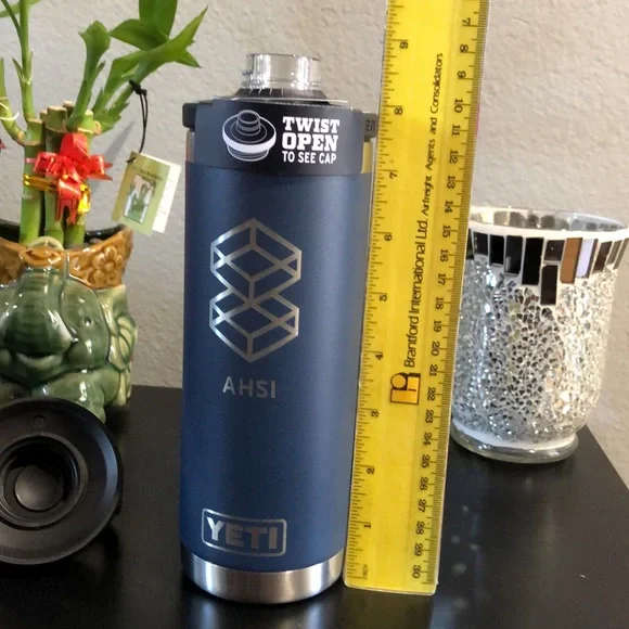 18oz Yeti Rambler Bottle. - Picture 2 of 10